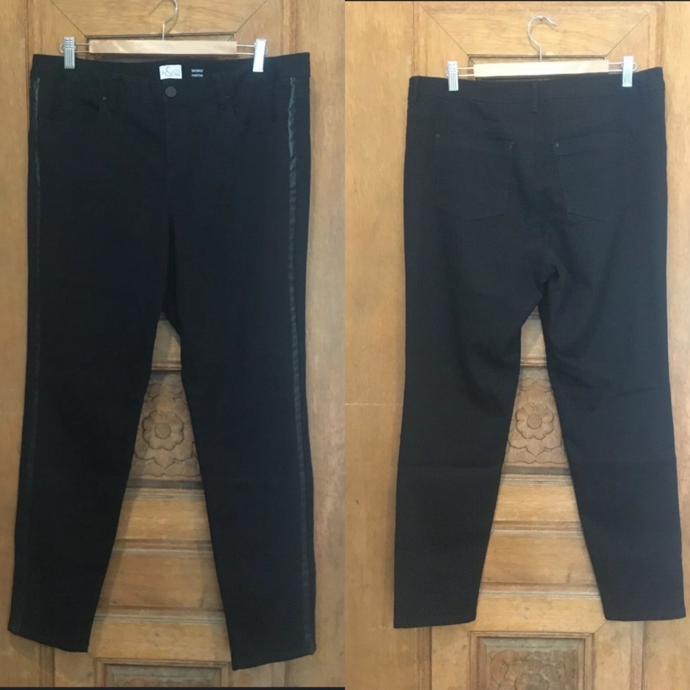 S & CO midrise skinny jean14W faux leather pinstripe
